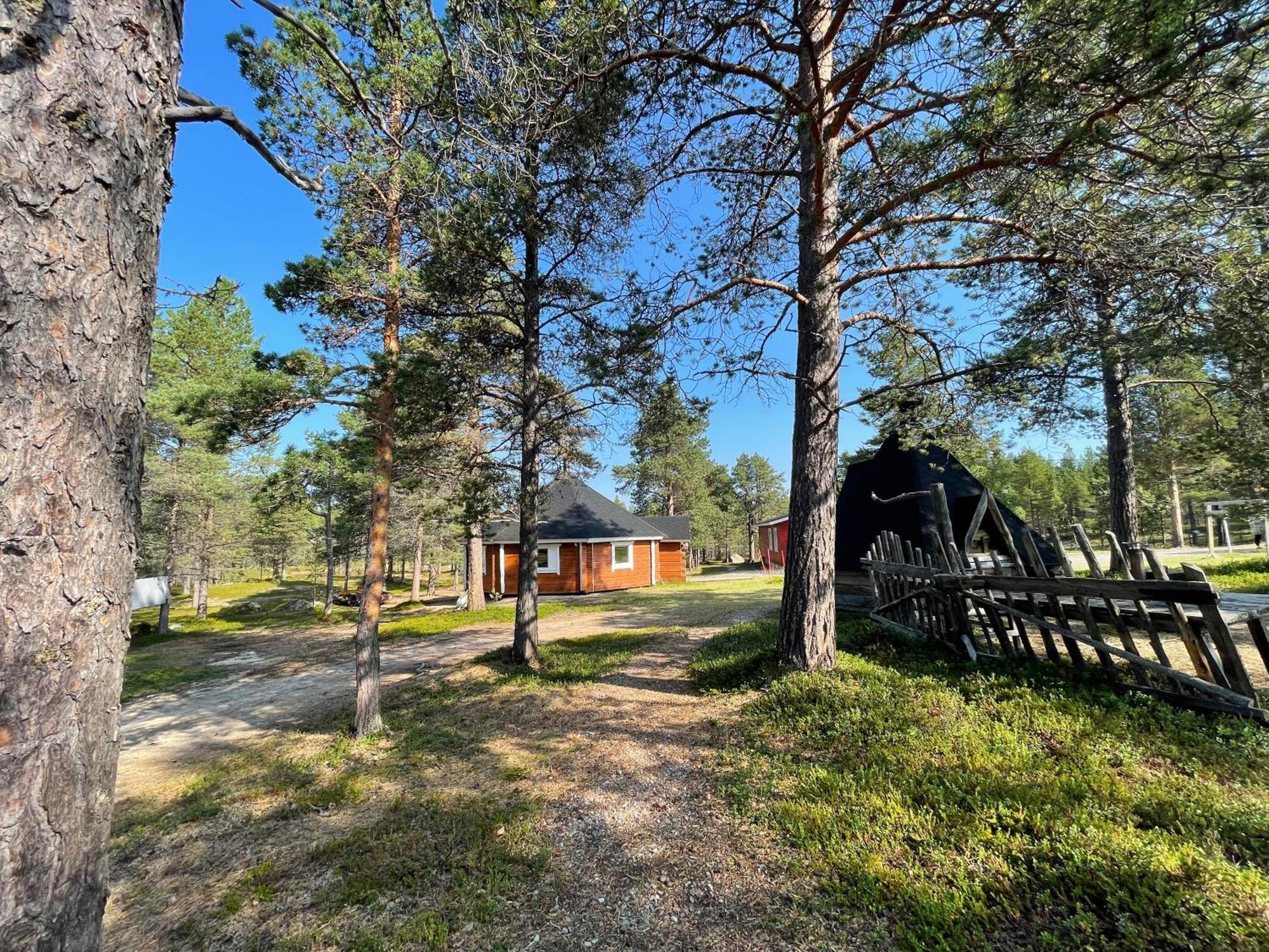 Porotila Toini Sanila Hotel Sevettijärvi Exterior foto